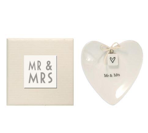 "Mr & Mrs" Heart-Shaped Ring Dish